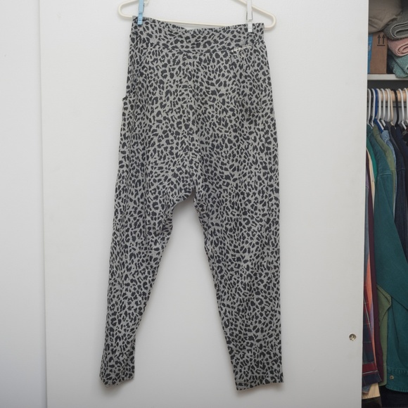 Nappytabs Leopard Harem Dance Pants, Unisex - Picture 2 of 3